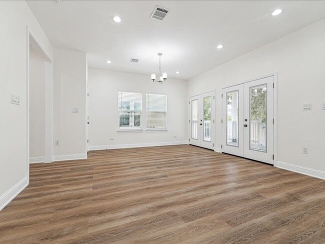 Foto del edificio - 915 E 37th St