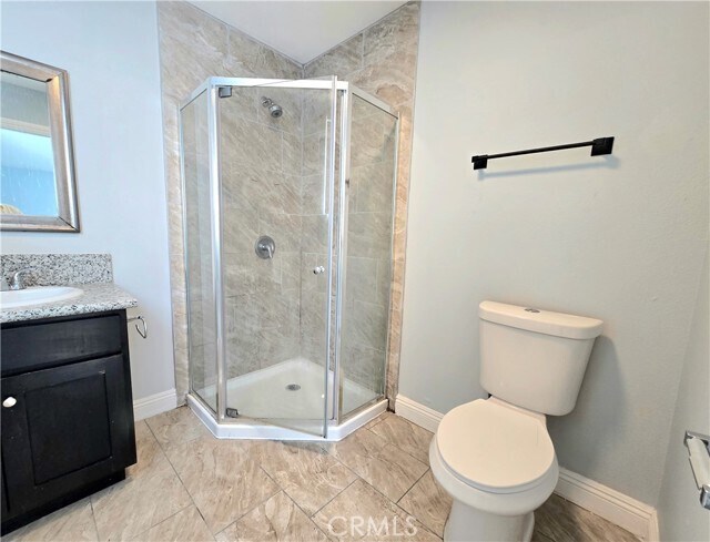 Foto del edificio - 715 W 58th St