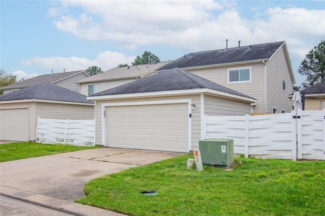 Building Photo - 20911 Young Meadows Way