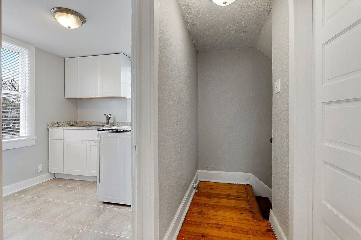 130 S Hennessey St Unit 2, New Orleans, LA 70119 Room for Rent in New Orleans, LA