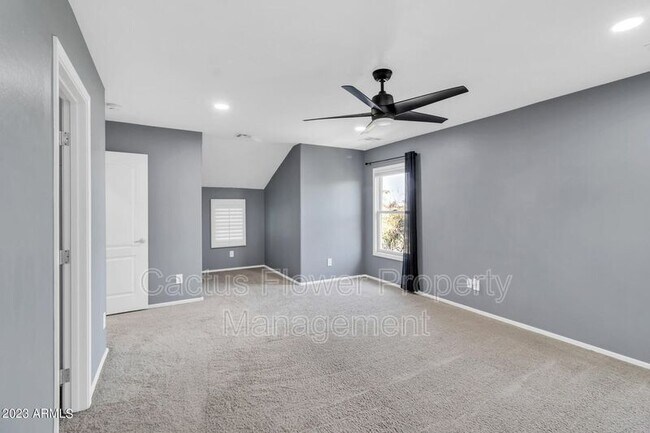 Building Photo - 5625 S 21st Pl