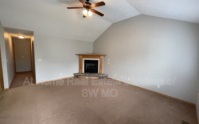 Foto del edificio - 3806 W Montclair St