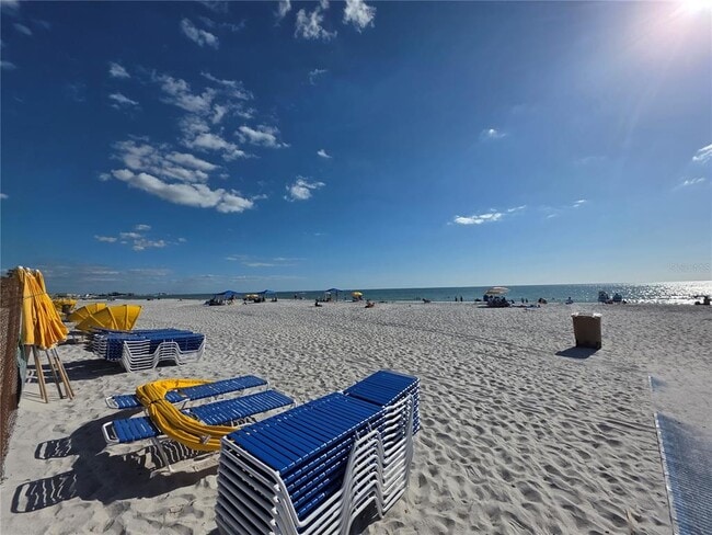 Building Photo - 14225 Palm St