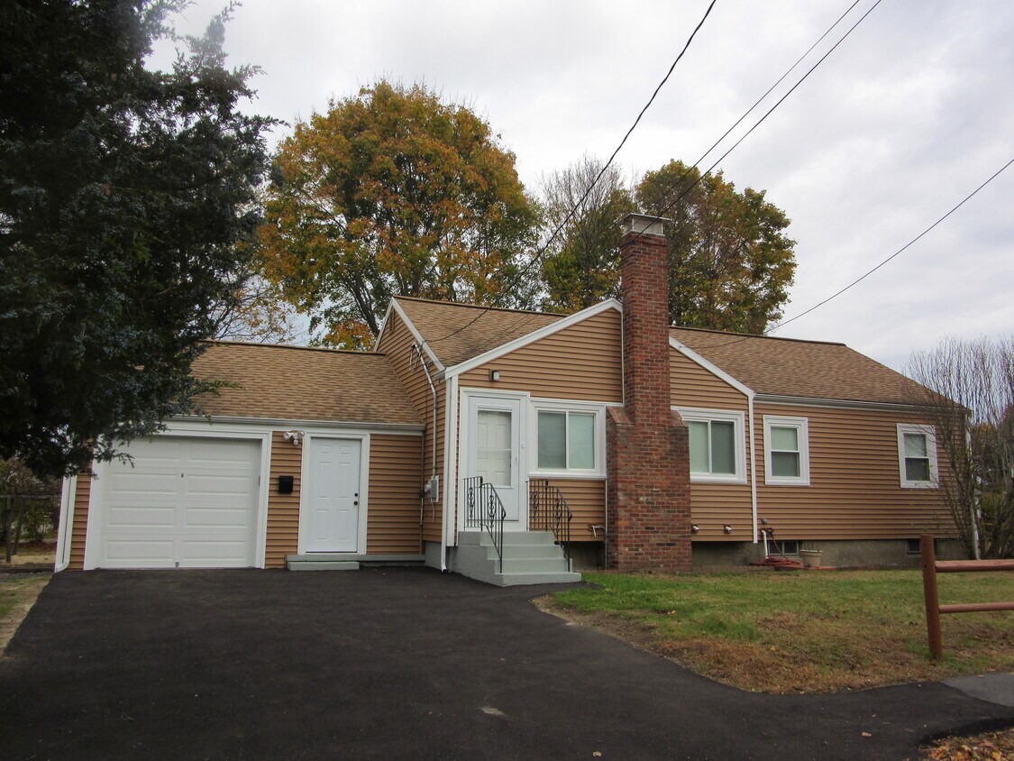 40 Birch Rd, Norwood, MA 02062 House Rental in Norwood, MA