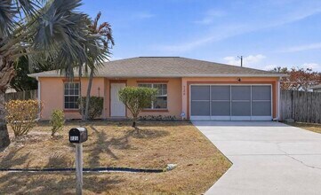 Building Photo - 726 SW Bond Rd