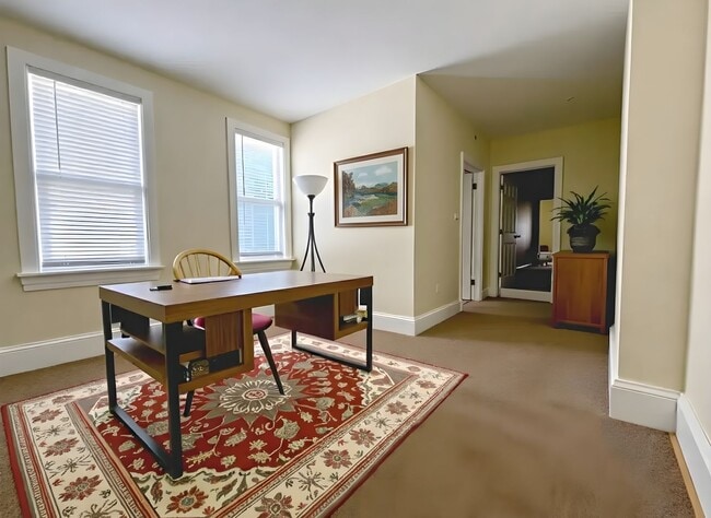 Building Photo - 4 Bedroom 1 Bathroom Rowhome in Reading w/...
