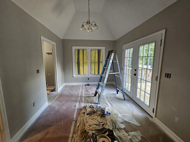 Building Photo - 131 Savannah Ridge