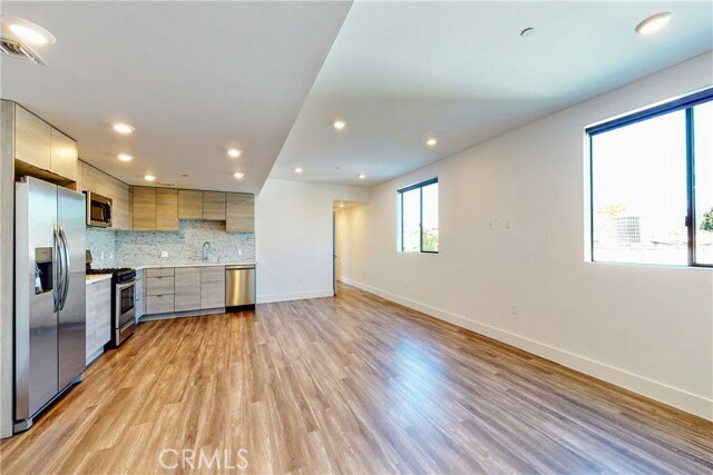 Building Photo - 1482 S Sherbourne Dr