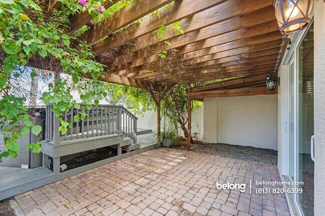 Building Photo - 4209 W Gray St