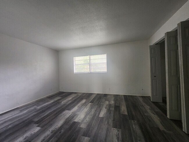 Foto del edificio - ** LIMITED TIME SPECIAL ** 1 Bedroom / 1 Bathroom Apartment Home