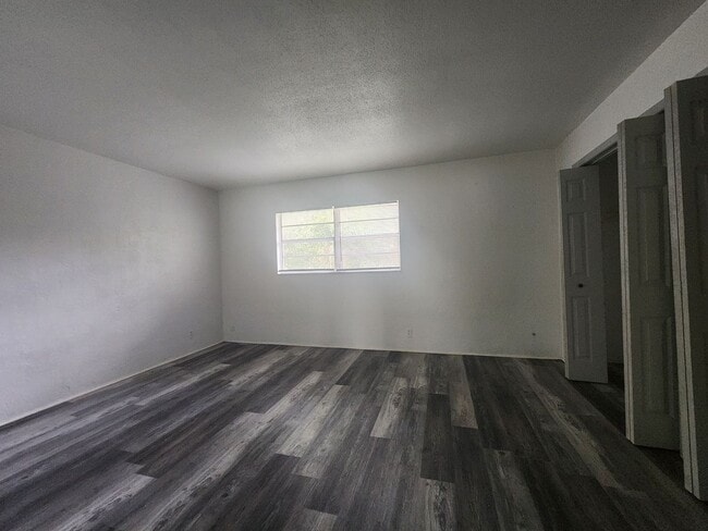 Building Photo - ** LIMITED TIME SPECIAL ** 1 Bedroom / 1 Bathroom Apartment Home