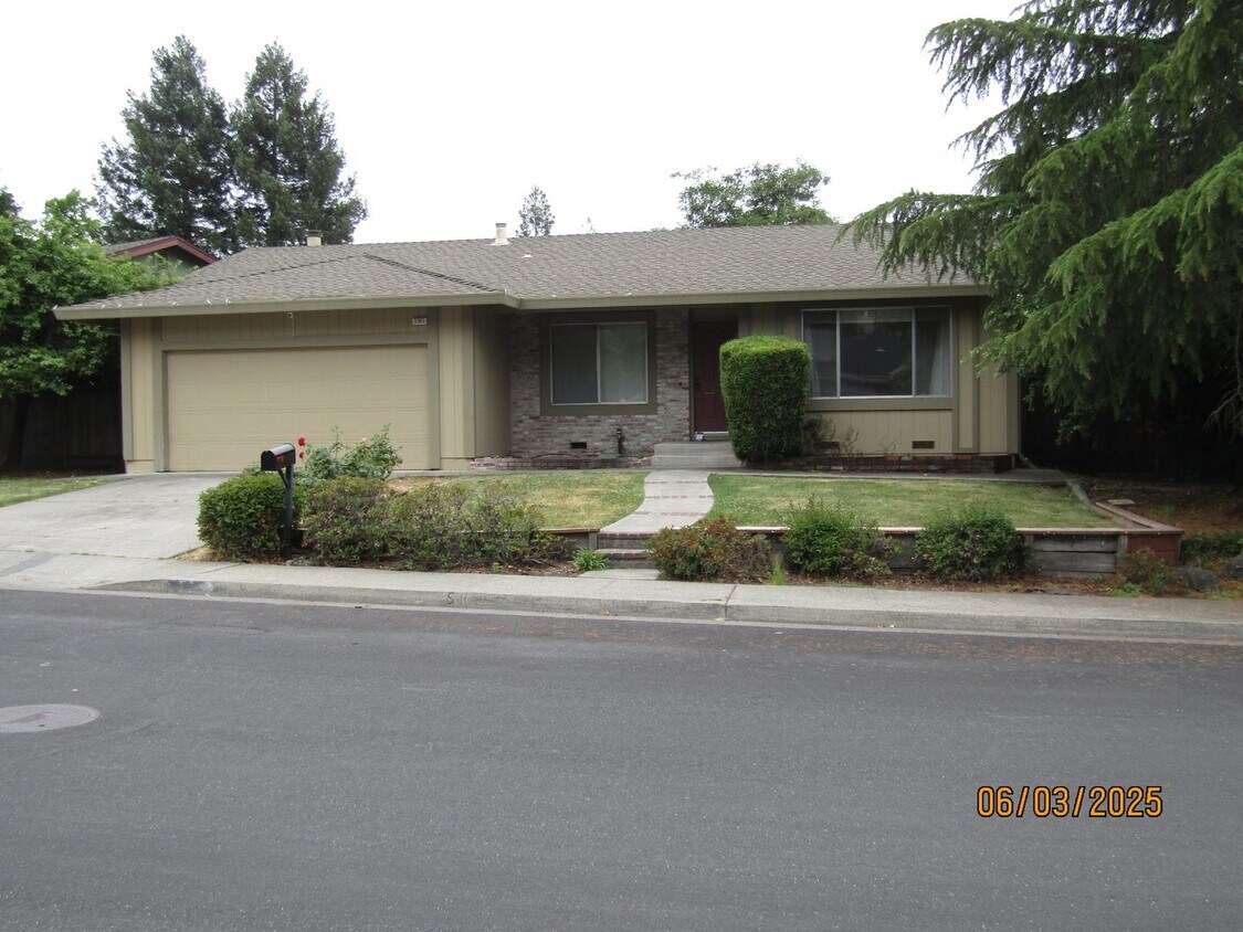 Welcome to Larkfield-Wikiup! Charming sin... - Welcome to Larkfield-Wikiup!  Charming sin...