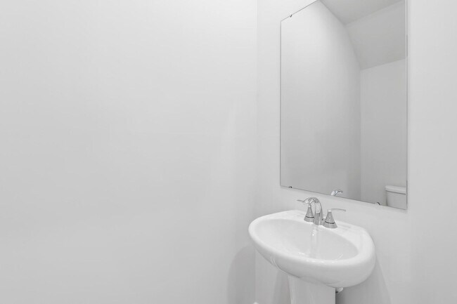 Foto del edificio - 3BR/2BA Townhouse Available JUNE 5!