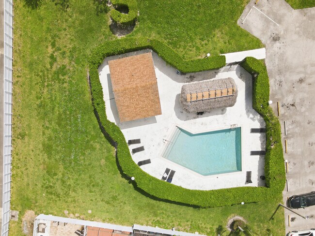 Foto del edificio - 644 NE 195th St
