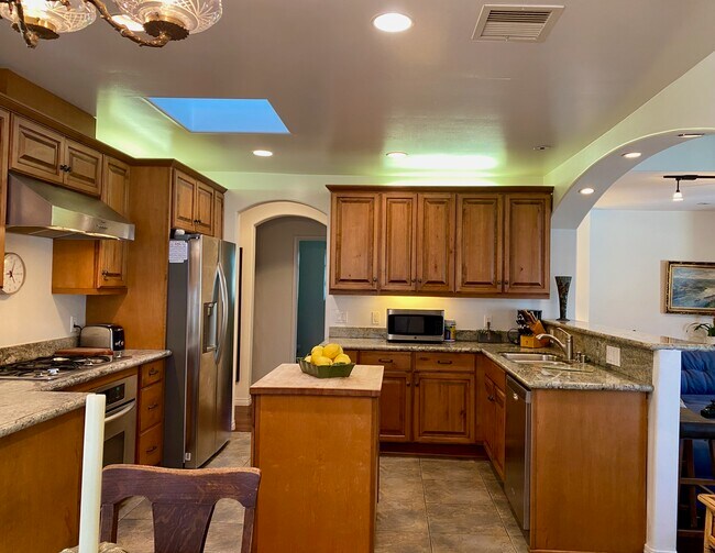 Foto del edificio - 8106 Westlawn Ave