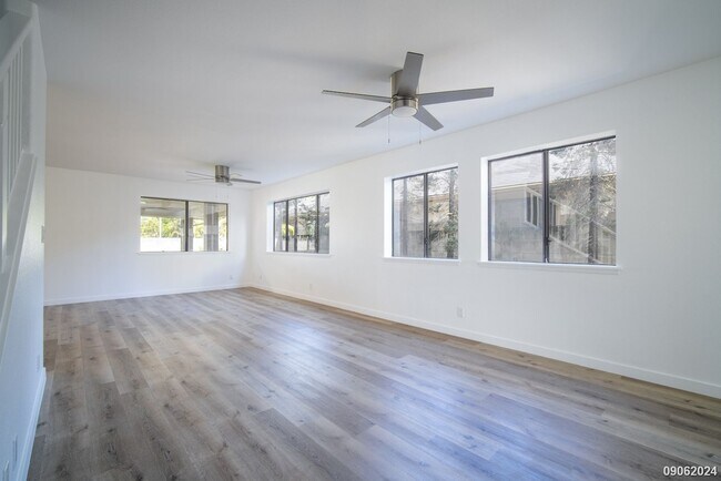 Building Photo - 4 Bed 3.5 Bath Home in Mililani Mauka
