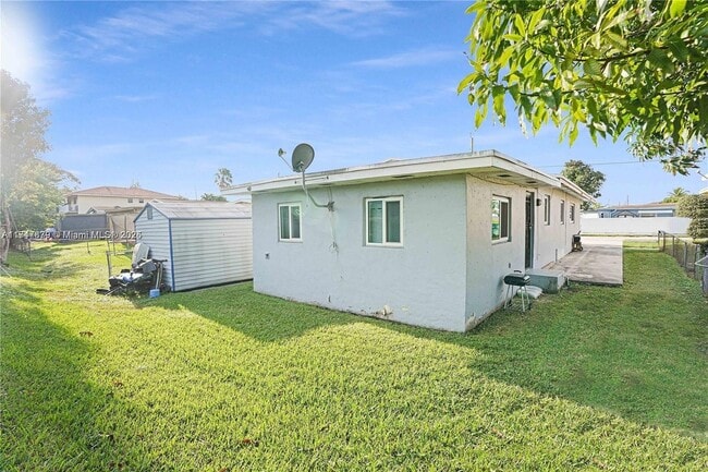 Building Photo - 15331 Railroad Dr