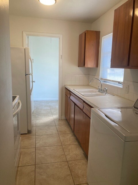 Foto del edificio - 414 David St