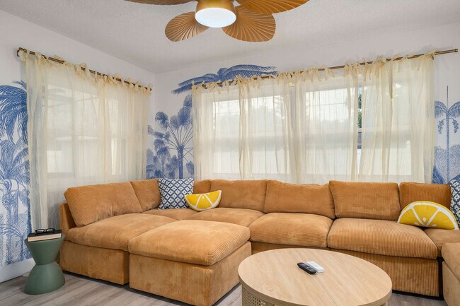 Foto del edificio - 11365 115th St