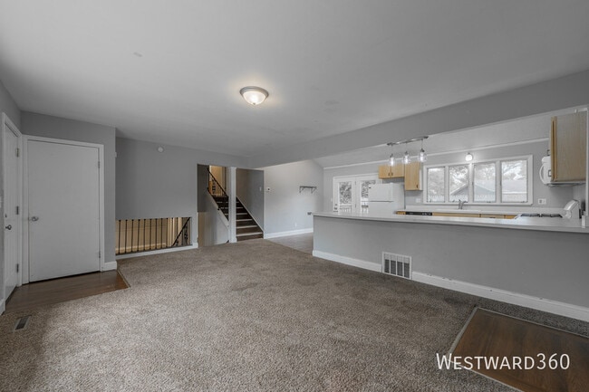 Building Photo - 2221 Belmont Ave