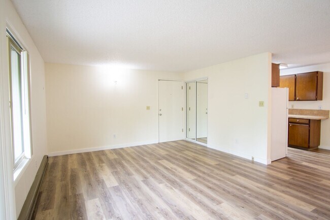 Photo - HUGE SAVINGS! Spacious Top Flr 2Bdr Flat, W/D Hk-Up, D/W, Tons of Storage, Balcony! Apartment