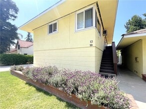 Building Photo - 10 W Cypress Ave