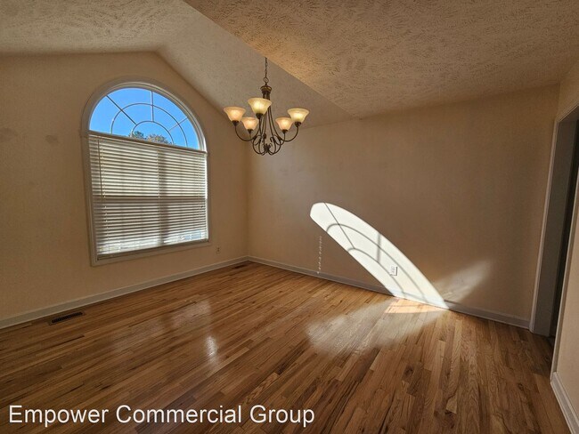 Building Photo - 4 br, 2.5 bath House - 1528 Ellie Avenue