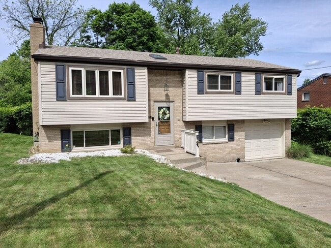 Building Photo - 62 Dundalk Dr