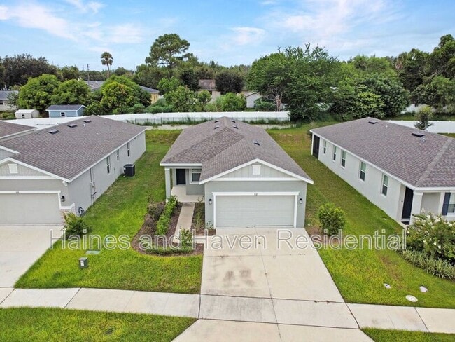 Foto del edificio - 832 Blue Creek Dr