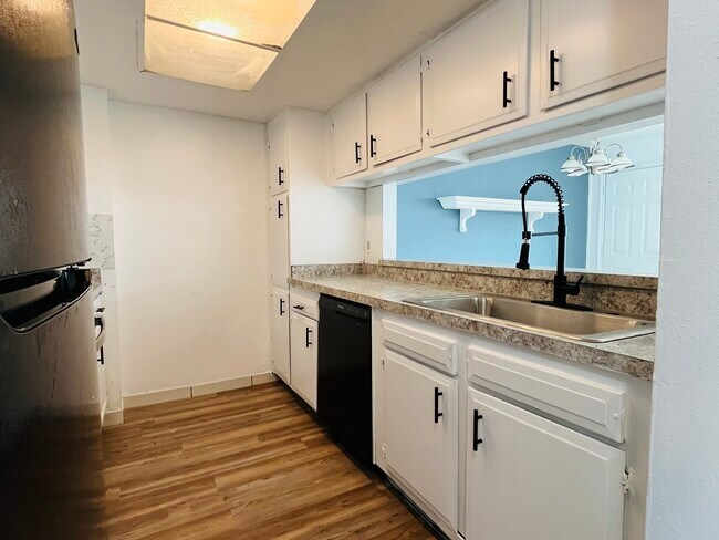 Foto del edificio - 6981 Chasewood Dr