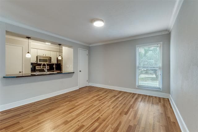 Building Photo - 5925 E University Blvd