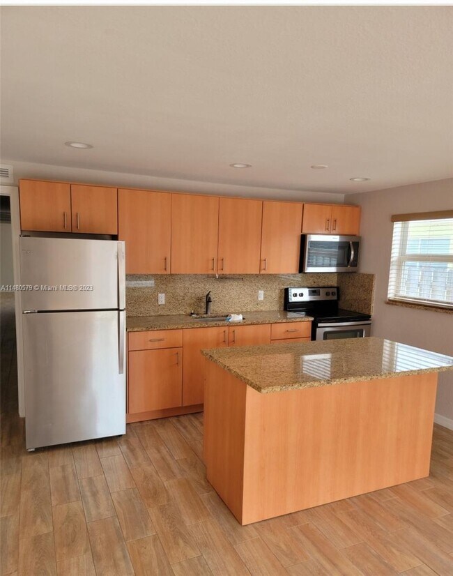 Foto del edificio - 559 49th St