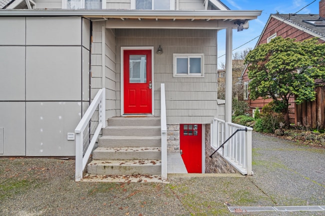 Building Photo - 4424 Francis Ave N