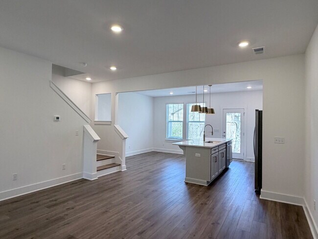 Foto del edificio - Brand-New 3BR Townhome with Garage in Clayton Crossing