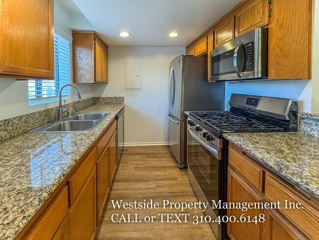Foto del edificio - Mar Vista Townhouse Style 2BD + 2BA W/Roof...