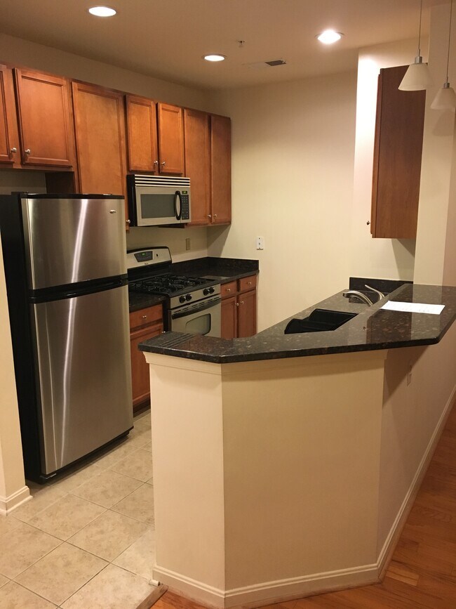 Kitchen - 2655 Prosperity Ave