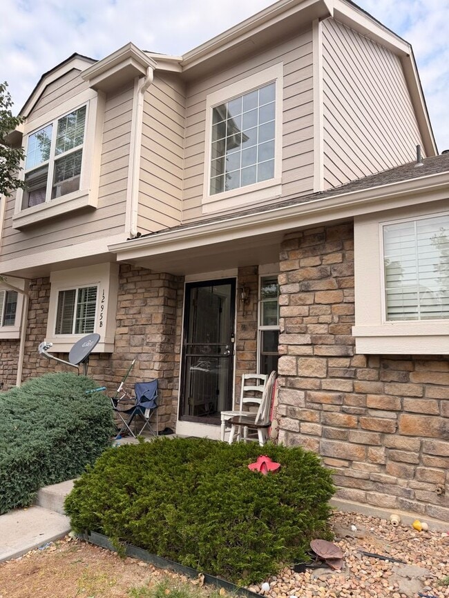 Building Photo - 1295 S Zeno Cir