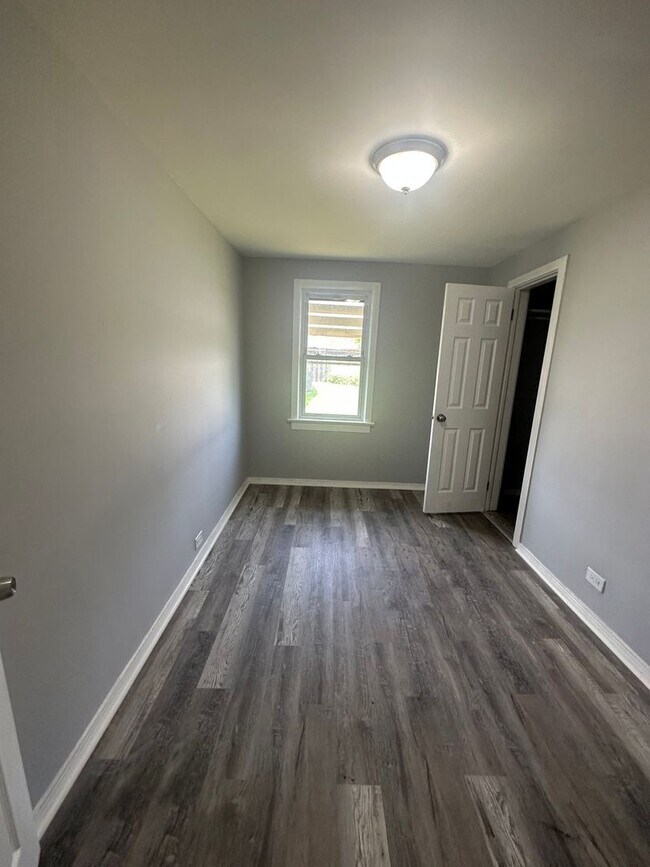 Building Photo - 3bd Garfield Heights Ranch Section 8
