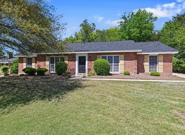 Building Photo - 4337 Shamrock Ln