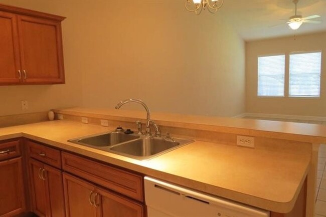 Foto del edificio - Charming 2 bed/2 bath townhome