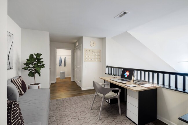 Home office area in loft apartment - Terraces on the Hudson