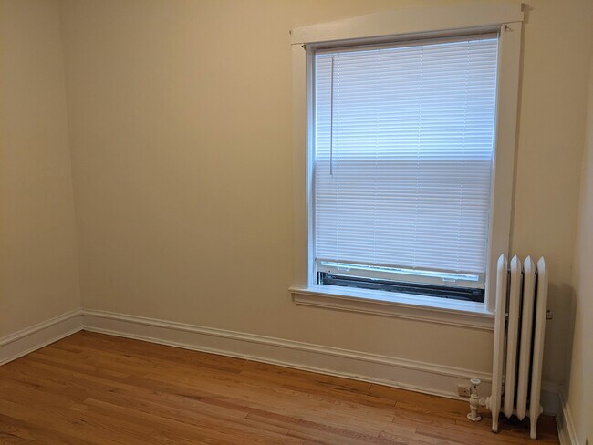 Foto del edificio - 725 Hinman Ave