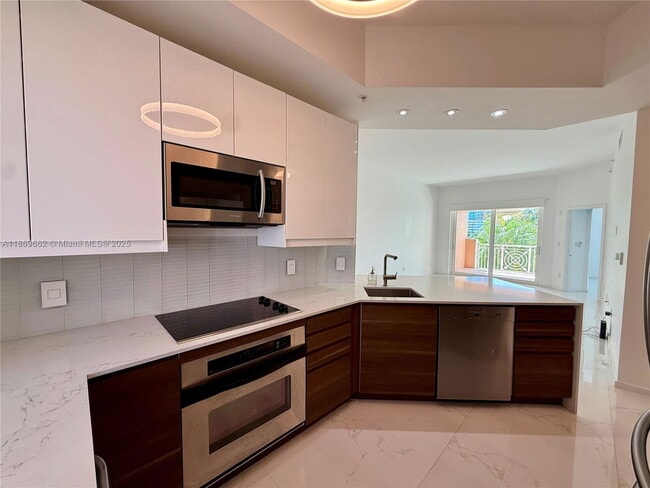 Foto del edificio - 140 Meridian Ave