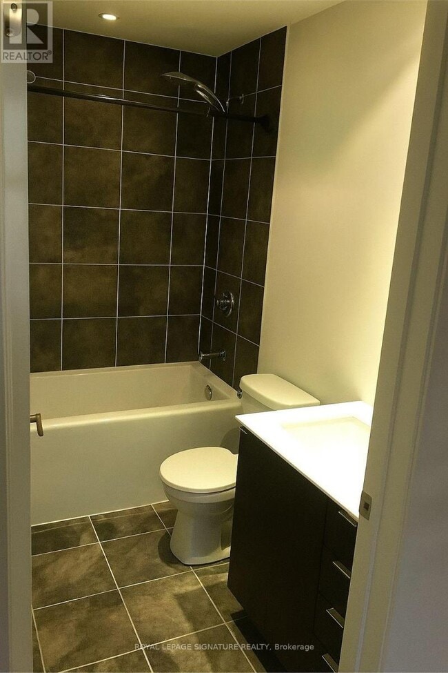 Photo du bâtiment - 5005 Harvard Rd