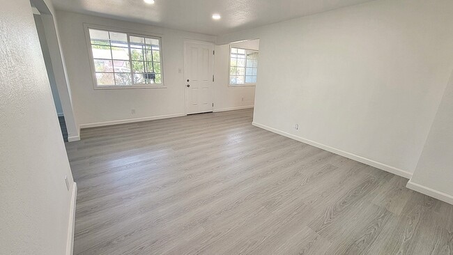Building Photo - 6265 Wilma Ave