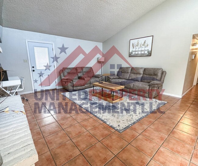 Building Photo - Furnished 3 bedroom 2 bath home in Carlsba...