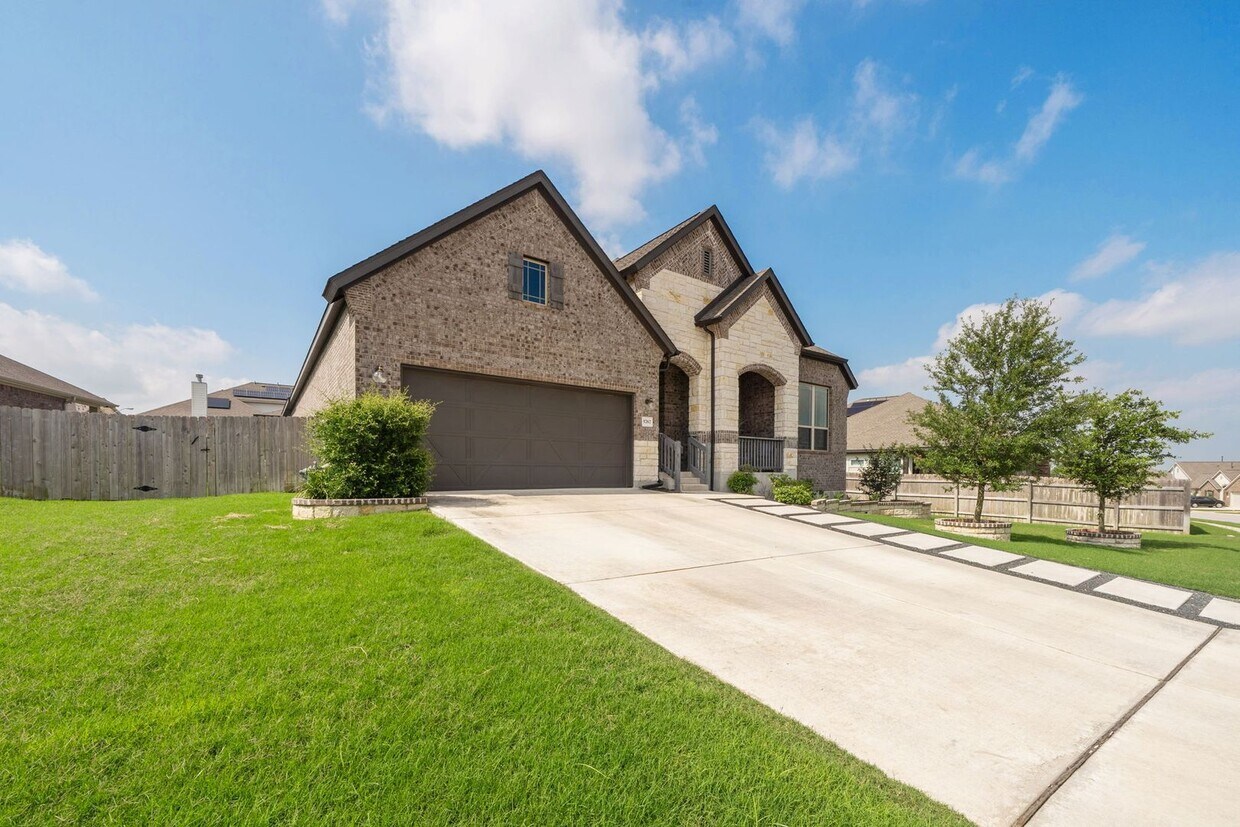 Primary Photo - Lovely Home with Pool