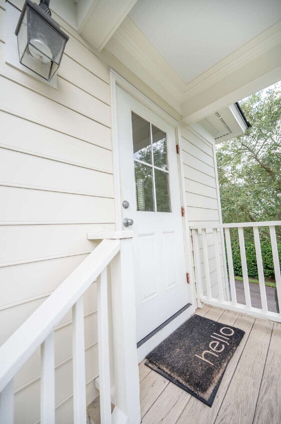 Foto principal - 42 Grove Ln
