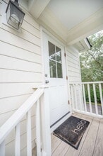 Building Photo - 42 Grove Ln