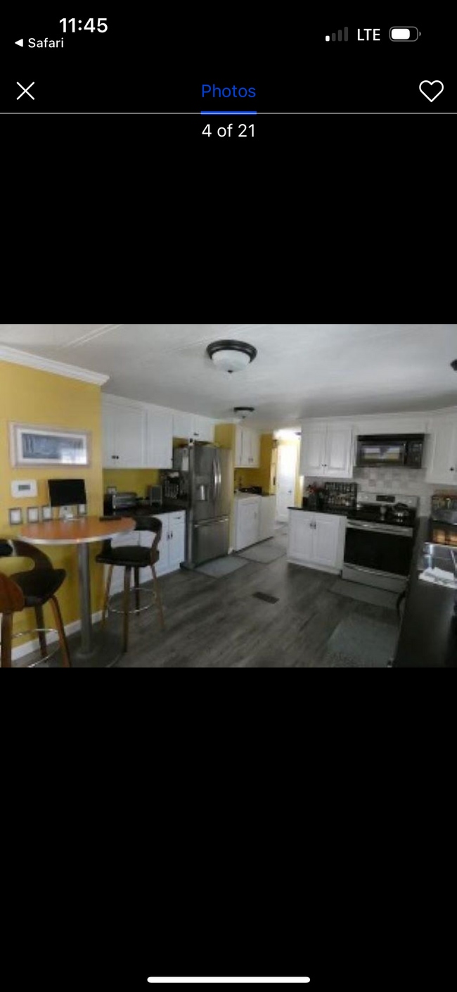 Building Photo - 23 Holiday Ln